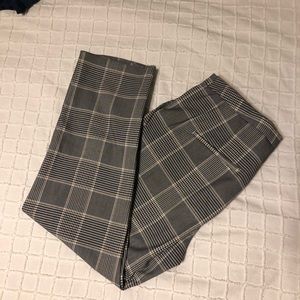 Plaid dress pants with hint of yellow💞